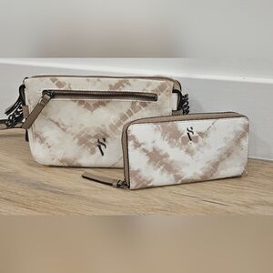 Simply Vera Wang Sintra Crossbody + Wallet